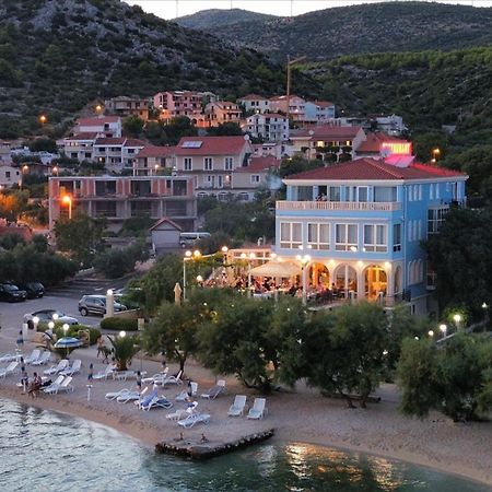 Villa Mediterana Seget Vranjica Exteriör bild