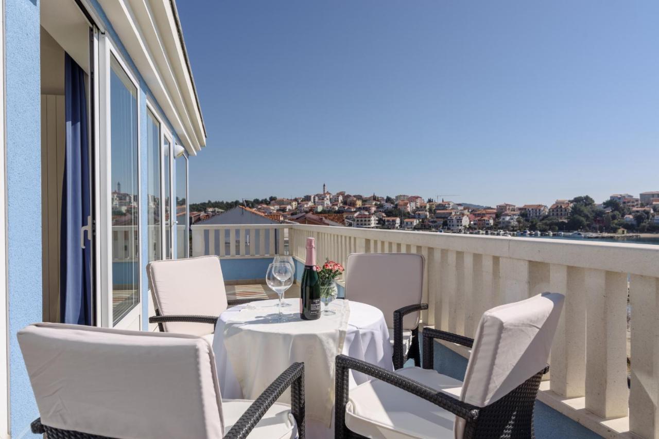 Villa Mediterana Seget Vranjica Exteriör bild