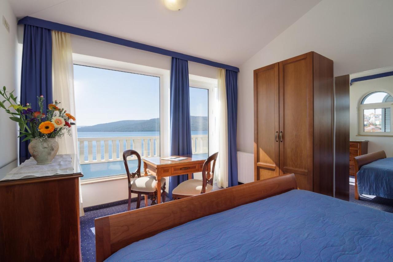 Villa Mediterana Seget Vranjica Exteriör bild