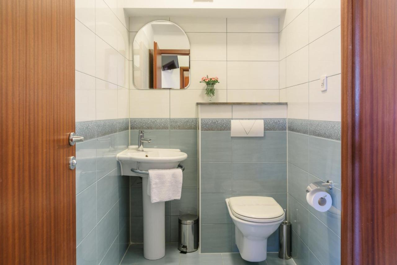 Villa Mediterana Seget Vranjica Exteriör bild