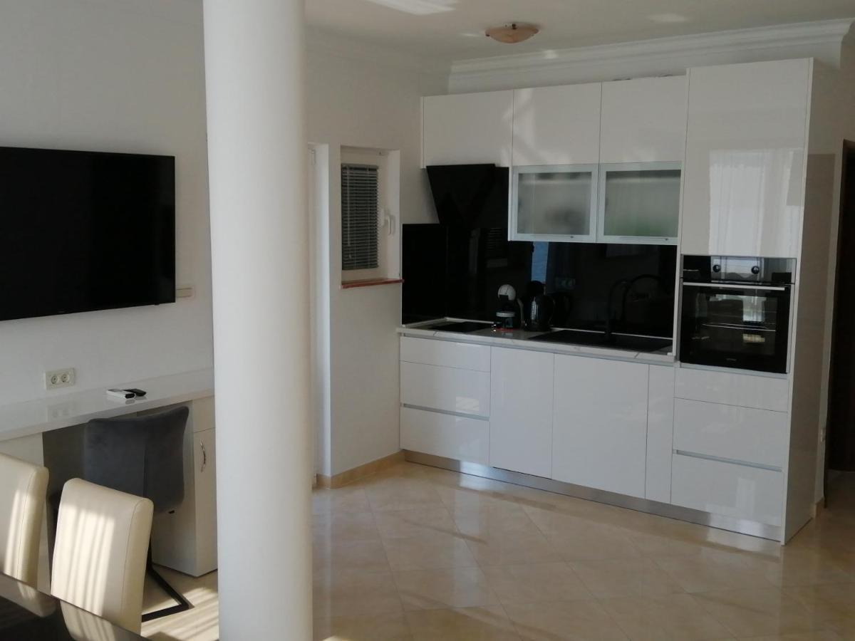 Villa Mediterana Seget Vranjica Exteriör bild