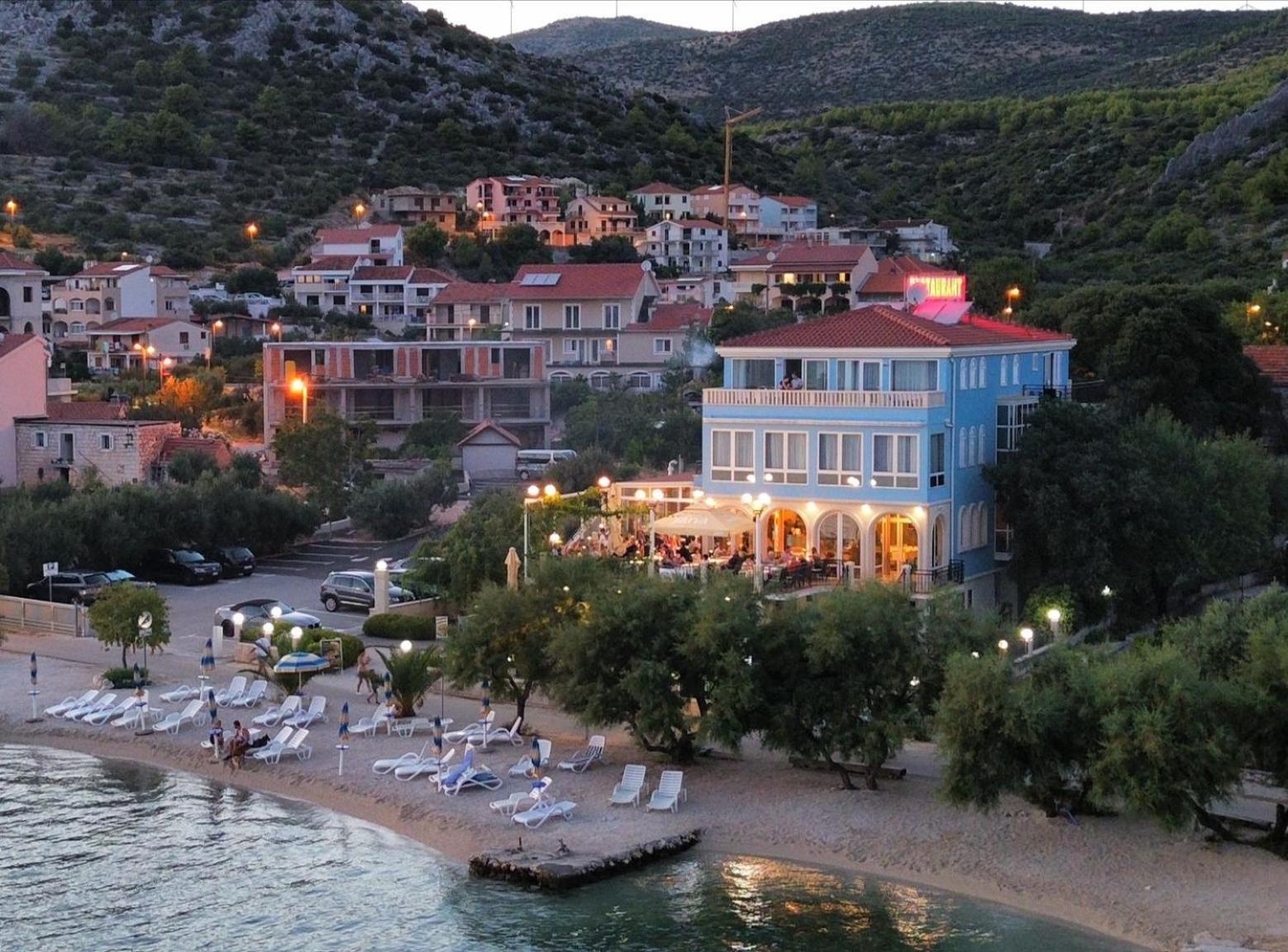 Villa Mediterana Seget Vranjica Exteriör bild