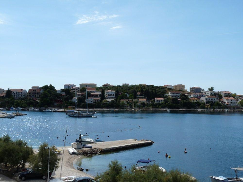 Villa Mediterana Seget Vranjica Exteriör bild