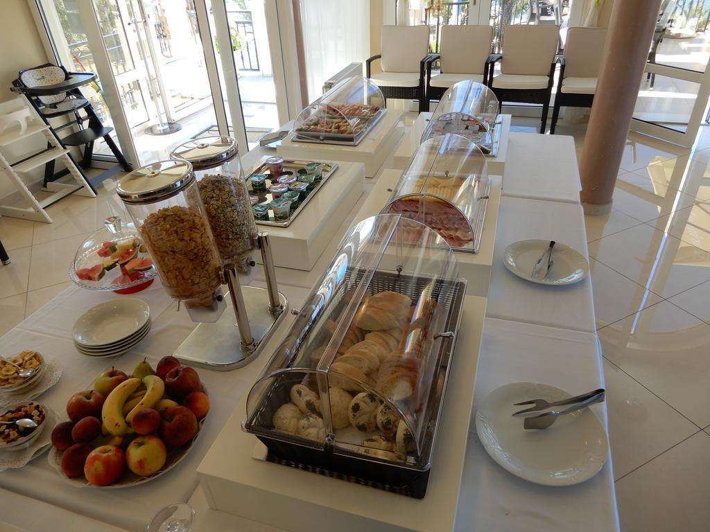 Villa Mediterana Seget Vranjica Exteriör bild