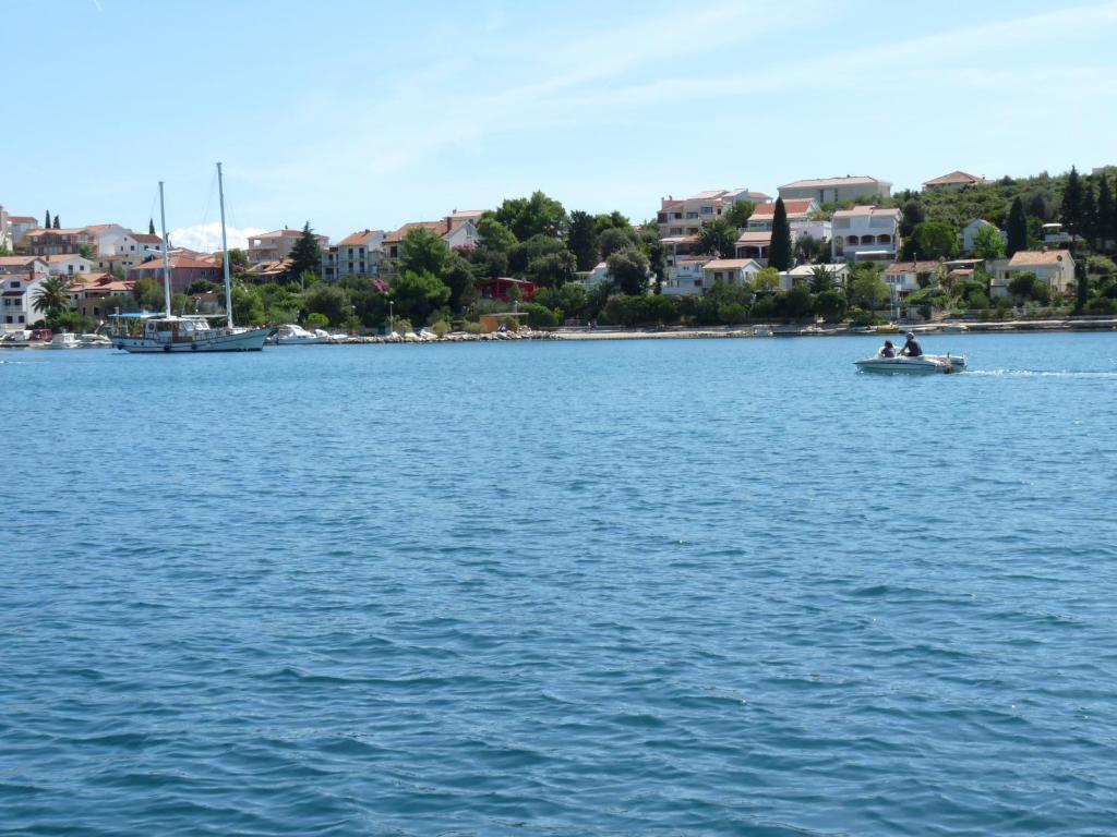 Villa Mediterana Seget Vranjica Exteriör bild