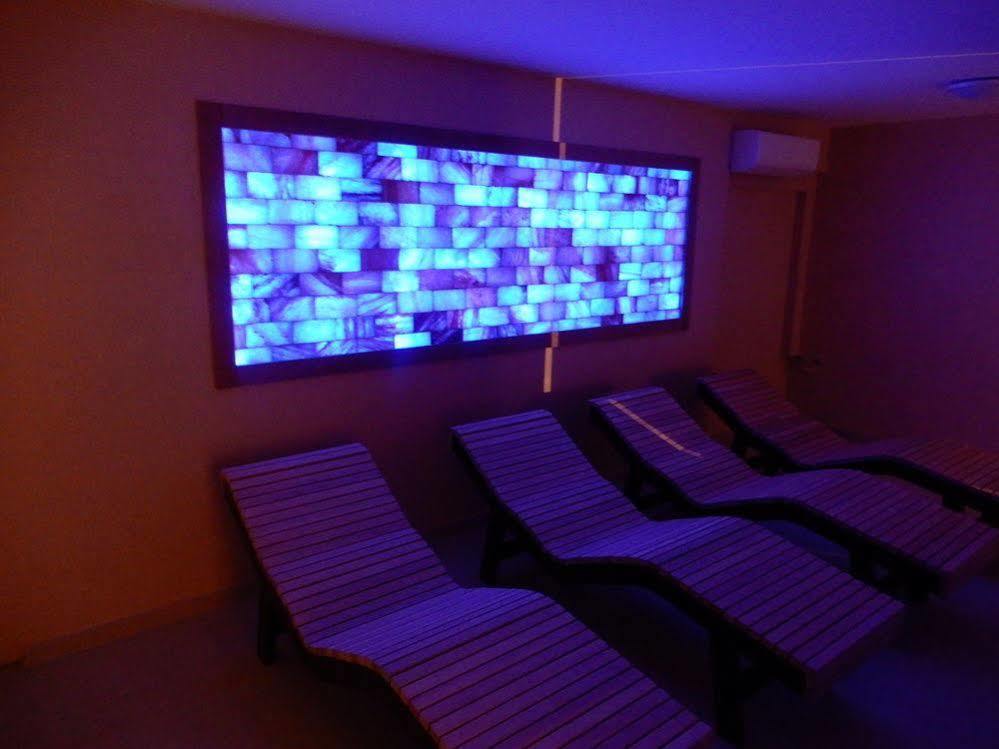 Villa Mediterana Seget Vranjica Exteriör bild