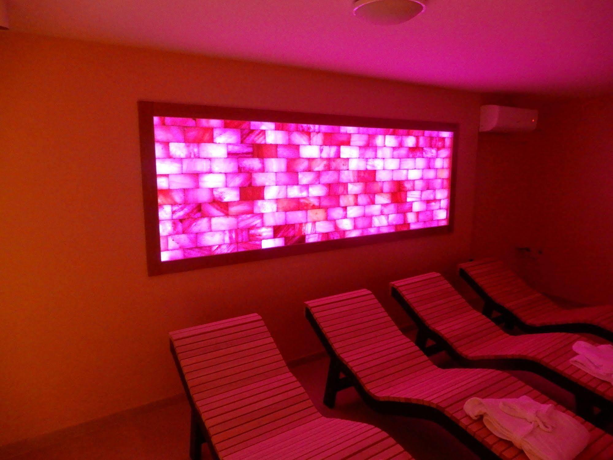 Villa Mediterana Seget Vranjica Exteriör bild