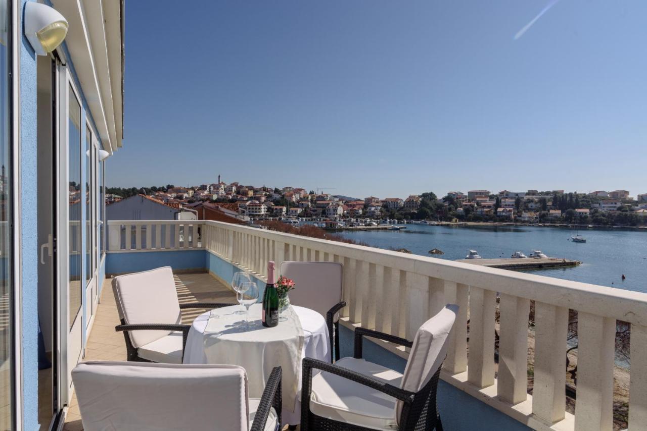 Villa Mediterana Seget Vranjica Exteriör bild